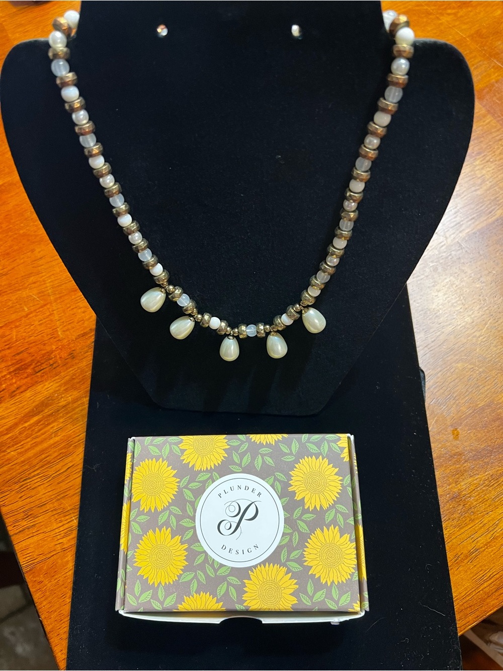 Plunder Pearl Teardrop Necklace in Cream and Brown